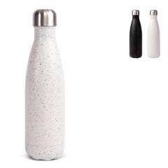 De isoleerfles Nils van Sagaform is al jaren zeer populaire in Scandinavie. De fles bevat 500ml en heeft een geavanceerde vacuümconstructie met dubbele stalen wanden en een koperen coating, welke zorgt voor een uitstekende isolatie, zonder condensati...