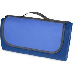 Water-resistant 140 g/m2 picnic blanket made of GRS certified recycled PET plastic. Once folded and secured, the blanket is easy to store and carry with the included carrying handle.
