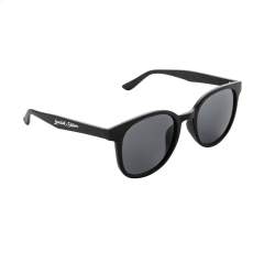 Modische Sonnenbrille. Der Rahmen besteht aus biologisch abbaubaren Weizenstrohfasern und PP. Mit UV 400 Schutz (nach europäischen Standards).