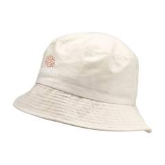 Chapeau baquet au look moderne et à la coupe confortable. Fabriqué à partir de 95% de coton recyclé et de 5% de RPET. Taille unique 59 cm. Une protection élégante contre le soleil. Ce chapeau style pêcheur tendance peut être porté par tout le monde. Certifié GRS. Matière recyclée totale : 100%.