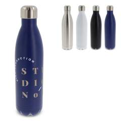 Doppelwandige vakuumisolierte Trinkflasche mit einem Fassungsvermögen von 0,75 l. Diese 100% auslaufsichere Flasche hält die Getränke dank des Vakuums zwischen den Wänden länger auf derselben Temperatur. Die Getränke bleiben bis zu 12 Stunden warm un... Doppelwandige vakuumisolierte Trinkflasche mit einem Fassungsvermögen von 0,75 l. Diese 100% auslaufsichere Flasche hält die Getränke dank des Vakuums zwischen den Wänden länger auf derselben Temperatur. Die Getränke bleiben bis zu 12 Stunden warm un...