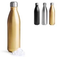 Eine größere Version von Sagaforms klassischer und sehr beliebter Wasserflasche in Schwarz. Fasst 750ml. Die fortschrittliche Vakuumkonstruktion mit doppelwandigem Stahl und Kupferbeschichtung gewährleistet eine hervorragende Isolierung ohne Kondensa... Eine größere Version von Sagaforms klassischer und sehr beliebter Wasserflasche in Schwarz. Fasst 750ml. Die fortschrittliche Vakuumkonstruktion mit doppelwandigem Stahl und Kupferbeschichtung gewährleistet eine hervorragende Isolierung ohne Kondensa...