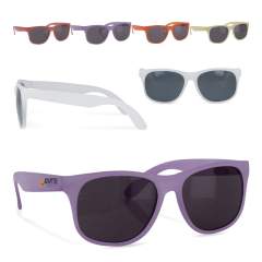 Ces lunettes blanc de soleil uniques changent de couleur lorsqu'elles entrent en contact avec la lumière du soleil. Vous obtenez ainsi l'effet surprenant du changement de couleur en plus d'une paire de lunettes élégante.