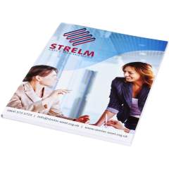 Wit A5 Desk-Mate® kladblok met omwikkelde omslag. Standaardmodel Bevat 50 vel 80 g/m2 papier met een 250 g/m2 glanzende omslag. Full colour bedrukking beschikbaar op omslag en elk vel. Beschikbaar in 3 formaten (25/50/100 vellen).