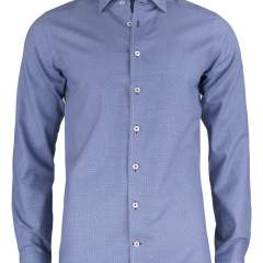 Blauw/wit patroon shirt. Een dubbele 100's jacquard stof, met een mooi modern micro-patroon. Combineer het met het volledige pak of een meer ontspannen look samen met jeans, hoe dan ook, het zal je goed van pas komen. Onze nieuwe ontwikkelde stof is gemaakt met een mechanische stretch voor een beter comfort. De mechanische stretch is een nieuwe innovatieve manier om comfort te geven aan een 100% natuurlijke compacte katoenen stof. Het geeft een natuurlijke elasticiteit aan het hemd van maximaal 12% bewegingbereikbaarheid. Dit hemd is ook nog steeds non-iron.