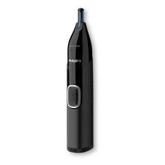 Trimmen Sie mit diesem Philips Trimmer sanft Ihre Nasen-, Ohren- und Augenbrauenhaare oder Haardetails. Der Trimmer verfügt über eine Hautschutztechnologie, die sicherstellt, dass Sie ohne das Risiko von Kerben oder Schnitten trimmen können. Außerdem ist der Trimmer mit einem doppelseitigen Schneideelement ausgestattet, sodass Sie die Haare mühelos erreichen und trimmen können, unabhängig vom Winkel oder der Richtung. Inklusive Etui und AA-Batterie, inkl. Zubehör Präzisionstrimmer Kamm, Augenbrauenkamm, 3 mm Präzisionskamm, 5 mm Präzisionskamm