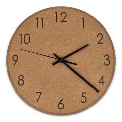 Diese nachhaltige Wanduhr ist aus Kork gefertigt und bietet eine natürliche Ästhetik für Ihren Raum. Ihr minimalistisches Design fügt sich nahtlos in verschiedene Einrichtungsstile ein und macht sie zu einer funktionalen und stilvollen Ergänzung für jeden Raum.