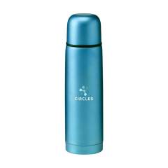 WoW! Bouteille thermo à double paroi en acier inoxydable recyclé et isolé sous vide. Avec bouchon/gobelet et système verseur pratique. Anti-fuite. Finition métallique. Anti-fuite. Ne passe pas au lave-vaisselle. Certifié RCS. Matière recyclée totale : 69%. Capacité 500 ml.     L'inox peut être recyclé à l'infini tout en conservant la qualité du matériau. En utilisant de l'acier inoxydable recyclé, on a besoin de moins de nouvelles matières premières. Cela signifie moins de consommation d'énergie, moins d'utilisation d'eau et une réduction des émissions de CO2. Chaque article est fourni dans une boite individuelle en papier kraft marron.