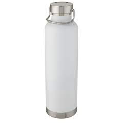 Large double-walled water bottle with 18/8 stainless steel vacuum construction and copper insulation that keeps drinks hot or cold for several hours. The construction also prevents condensation on the outside of the bottle, and the on-trend powder coating makes it extra durable. Stainless steel screw-on leakproof lid with durable stainless steel hand loop. Wide opening for easy filling, pouring and cleaning. BPA-free, tested and approved under German Food Safe Legislation (LFGB). Tested and approved for phthalates content according to REACH regulations. Perfect for ice cubes. Volume capacity is 1 L. Hand wash recommended. Presented in a recycled cardboard gift box.