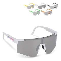 Restez protégé et élégant avec ces lunettes de sport haute performance. Dotées d'un design enveloppant élégant et de verres argentés UV400, elles offrent une excellente protection oculaire. La monture légère en R-PC assure un ajustement confortable, ...