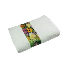 This cotton bath towel with printable border made of polyester is a reliable companion for the outdoor pool or for sports. The fully printable border can make it a real eye-catcher and please every guest or customer. The fine polyester border ensures a high-quality and long-lasting print result. 