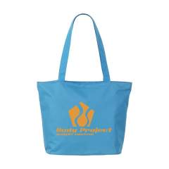 Joli sac robuste en polyester 600 D avec un intérieur renforcé, des poignées longues, une fermeture à glissière et une poche zippée. Le large fond est joliment et élégamment fini à l'extérieur avec un passepoil rond. Utilisation polyvalente comme sac...
