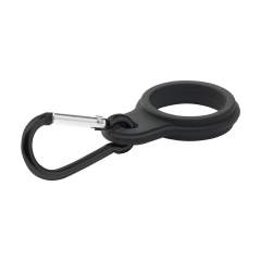 Silikonschlaufe mit Karabinerhaken. Bringen Sie die flexible Schlaufe an Ihrer Wasserflasche an und befestigen Sie sie mithilfe des Karabiners an einem Rucksack oder einer Sporttasche.