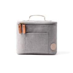 Diese moderne, elegante Kühltasche ist perfekt für den Ausflug. Die Innenseite lässt sich einfach reinigen, und dank der dicken PEVA-Isolierung bleibt der Inhalt lange kalt. Ein Klettverschluss auf der Rückseite der Tasche macht es möglich, sie am Fahrradlenker zu befestigen. Außerdem hat die Tasche einen verstellbaren Verschluss, der dafür sorgt, dass die Kälte immer optimal bewahrt wird.