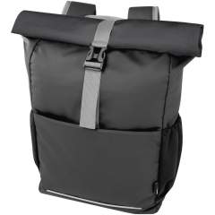 Waterbestendige fietstas met opgerolde bovenkant gemaakt van GRS-gecertificeerde gerecyclede materialen. De tas heeft een gewatteerd 15'' laptopcompartiment, meerdere opbergvakken, verstelbare klittenbandsluiting voor eenvoudige montage op verschillende fietsen en reflecterende biezen voor zichtbaarheid. De gerecyclede GRS-materialen omvatten de hoofdstof, voering, banden en ritsen. Capaciteit: 20 liter. PVC-vrij.
