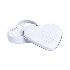 Hartenblikje wit met met ca. 23 gram hartjes pepermunt en voorzien van embossing. Inclusief ingrediëntensticker en seal.