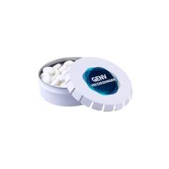 Mini clic-clac blikje wit met ca. 23 gram suikervrije pepermunt, voorzien van een full colour bedrukking. Inclusief ingrediëntensticker en seal.