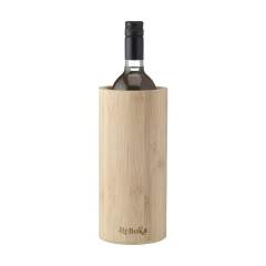 WoW! Rafraîchisseur à vin en bambou certifié FSC 100% avec une paroi intérieure isolante en liège. Ces matières naturelles maintiennent votre bouteille de vin à une température constante. Un produit au superbe design. Le bambou est un matériau naturel. Par conséquent, la couleur peut varier d'un produit à l'autre. Chaque article est fourni dans une boite individuelle en papier kraft marron.