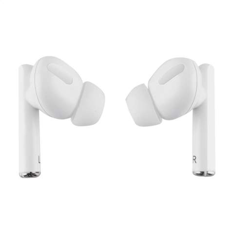 Set met true wireless stereo oortjes van het merk Grundig. In een ronde, oplaadbare opbergcase. De oortjes gebruiken Bluetooth (5.0 versie) voor een soepele verbinding en zijn voorzien van een LED-batterij-indicator. De oortjes hebben een 45mAh batterij en zijn binnen 2 uur weer op te laden in de 350mAh oplaadcassette. Maximale speeltijd van 3 uur, indien volledig opgeladen. Met uitstekende geluidsweergave, regelbaar volume, autopairing om automatisch te koppelen en touch control. Zonder bewegingsbeperking naar muziek luisteren en handsfree oproepen beantwoorden dankzij de ingebouwde microfoon. Bereik tot 10 meter. Input 5V/0,5A (Type-C). Inclusief oplaadkabel Type-C en gebruiksaanwijzing. Per stuk in doosje.