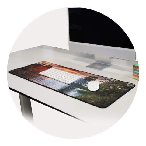 Laat je gamingpotentieel de vrije loop met onze oversized muismat! De muismat is geschikt voor sublimatie en combineert antisliprubber en robuust polyester voor ultieme precisie en personalisatie. 