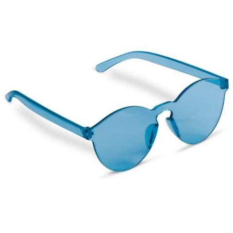 Vrolijke retrostijl zonnebril met uniform pastelkleurig frame en lenzen. De lenzen hebben een UV400 filter.