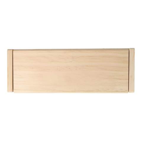 Jouez aux dominos avec ce jeu de dominos en bois de InSideOut. Pouvez-vous relier les mêmes chiffres ? Après avoir joué, les pierres peuvent être rangées dans la boîte en bois avec couvercle à charnière incluse, qui peut être ornée d'un logo. Le jeu se compose de 28 dominos en bois.
