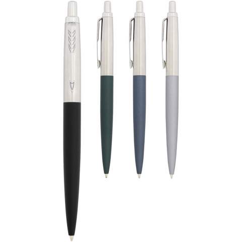 Introducing the Jotter XL Collection, a stylish range of pens with all the hallmarks of the iconic Jotter, but in a larger size. The length and diameter of the pen have been increased by 7%, offering an enjoyable writing experience for those who prefer a larger ballpoint pen.