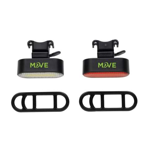 Set d'éclairage de vélo rechargeable par USB en ABS recyclé certifié RCS. Cet ensemble se compose d'un feu avant et d'un feu arrière. La lampe à 1W a une autonomie de 2,5 heures avec une seule charge. Lorsque la lampe est vide, elle peut facilement être rechargée via une entrée type C en 1 heure. Batterie de 400mAh. 60 Lumens. Les lampes ont 5 modes d'éclairage: clignotement fort, moyen, lent, clignotement rapide et respiration. Contenu recyclé total : 43 % sur la base du poids total de l'article. La certification RCS garantit une chaîne d'approvisionnement entièrement certifiée pour les matériaux recyclés. Câble de charge Type C de 120 cm inclus, fabriqué en TPE recyclé certifié RCS. Sans PVC. Emballé dans un emballage sans plastique FSC mix. Etanchéité IPX 4.<br /><br />Lightsource: COB LED<br />LightsourceQty: 9<br />PVC free: true