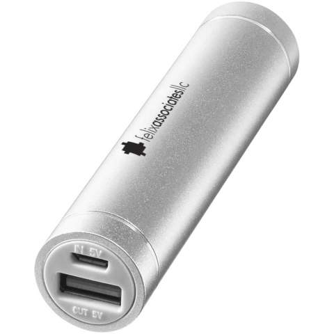 Die 2200 mAh Batteriekapazität bietet genug Power um Ihr Mobiltelefon oder Tablet aufzuladen. Powerbank lädt innerhalb 2 Stunden, inkl. USB Kabel. Verpackt in einer weißen Geschenkverpackung. Metalleffektlack.