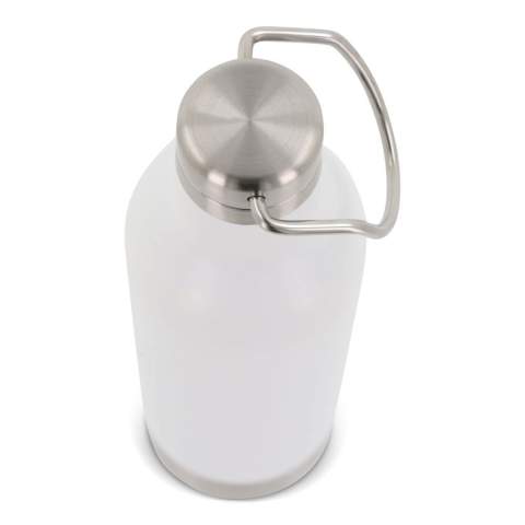 Dubbelwandige vacuüm geïsoleerde thermofles in stoere outdoor uitstraling. De 100% lekvrije fles wordt verpakt in mooie geschenkverpakking. Door het vacuüm tussen de wanden blijven dranken langer op temperatuur. Dranken blijven tenminste 12 uur warm of 24 uur koud.
