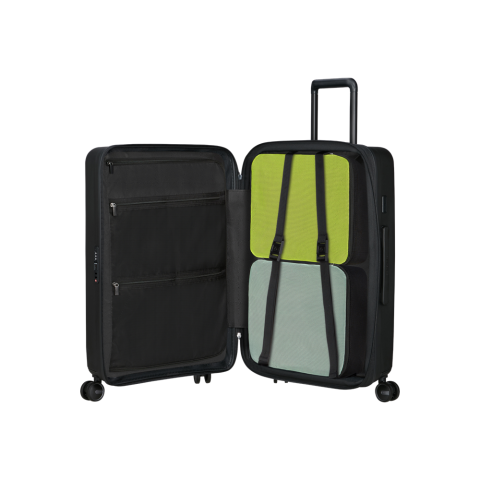 Ontdek Restackd, de verbeterde versie van onze bestseller StackD. Reis nu lichter, geniet van meer inpakvolume en ontdek het comfort van suspensiewielen. Als fijne extra zijn er nu handige packing cubes inbegrepen, terwijl de geliefde collectie haar moderne en minimalistische stijl behoudt. Als handbagage of ruimbagage, Restackd staat klaar om met je mee te reizen.