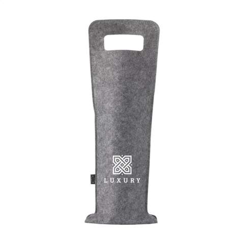 WoW! Fasionable RPET wine bottle holder. Made from recycled PET bottles. This product is designed to hold one bottle of wine (not included) with a diameter of approx. 7.5 cm. GRS-certified. Total recycled material: 95%.