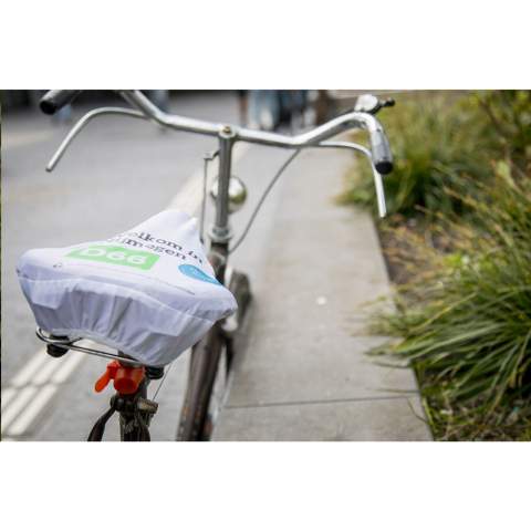 WoW! RPET seat cover (made from recycled PET bottles). More durable than seat covers produced from new plastic. It's better for the environment and it helps reduce plastic waste in the ocean. By using this cover, your bicycle saddle will remain dry and protected.