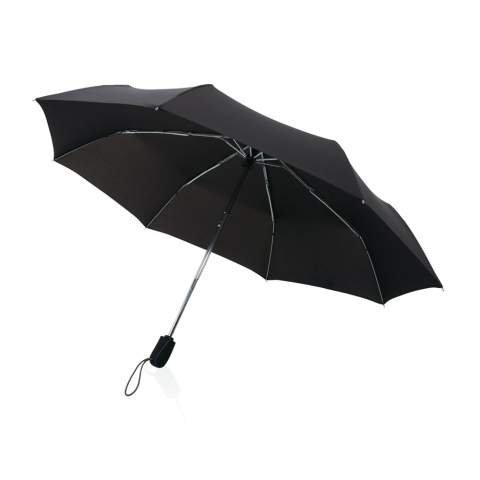 Parapluie automatique Swiss Peak comporte trois sections et est fabriqué en polyester recyclé 190T pongé avec traceur AWARE™, avec un manche en aluminium chromé et un système coupe-vent soutenu par des baleines en fibre de verre. Ouverture automatique et fermeture manuelle. Le traceur AWARE™ qui valide l'utilisation authentique de polyester recyclé. Le parapluie est livré avec une pochette et est présenté dans un coffret cadeau Swiss Peak.<br /><br />UmbrellaMechanism: Ouvrir/Fermer automatiquement<br />IsStormproof: true