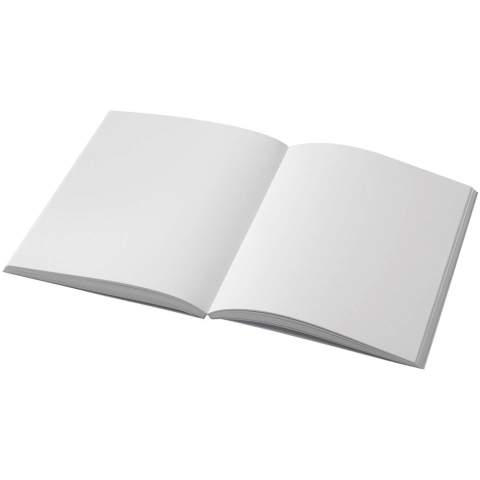 De Novella Austen A5 softcover notitieboek is een fantastisch cadeau voor liefhebbers van schrijfwaren, dankzij zijn veelzijdigheid. Het notitieboek bevat 100 vellen papier van 80 g/m². De vellen zijn standaard blanco, maar je kunt ook een ontwerp naar keuze toevoegen, zoals lijnen, ruiten of je eigen gepersonaliseerde ontwerp. De kaft is gemaakt van 320 g/m² karton en is verkrijgbaar in verschillende kleuren. Voor een echt "wow-effect" kun je bovendien de hele kaft (voor-, achterzijde en rug) voorzien van een fullcolour bedrukking. Gemaakt in het Verenigd Koninkrijk.