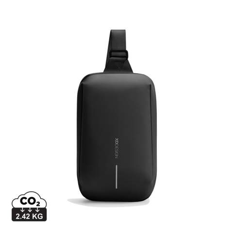 De Urban Bolt Sling is een veelzijdige verticale crossbody tas, ontworpen voor dagelijkse benodigdheden. Deze sling heeft een L-vormige brede opening van het hoofdvak met een uitbreidbaar gedeelte, wat gemakkelijke toegang tot je spullen biedt. Met het anti-diefstal ontwerp en Twist Lock ritstrekker blijven je bezittingen veilig. Het heeft voldoende capaciteit om een 8-inch iPad mini, portemonnee, paspoort en diverse kleine voorwerpen mee te nemen. De achterzak is perfect voor het discreet opbergen van contant geld, kaarten en waardevolle spullen. Combineert waterafstotendheid, duurzaamheid en stijl. De sling is gemaakt van zachte coating R-pet stof met de AWARE™ tracer. Met AWARE™ is het gebruik van echt gerecycled materiaal gegarandeerd. 17% gerecycled materiaal. Geregistreerd ontwerp®<br /><br />FitsLaptopTabletSizeInches: 8.0<br />PVC free: true