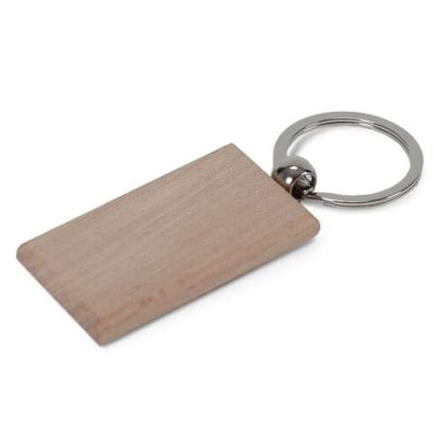 Schlüsselring mit Holzanhänger für einen natürlichen Look.