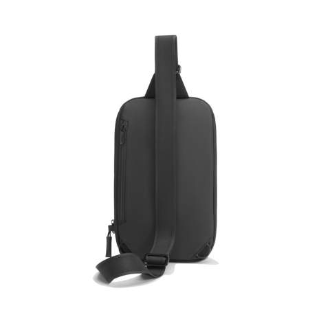 De Urban Bolt Sling is een veelzijdige verticale crossbody tas, ontworpen voor dagelijkse benodigdheden. Deze sling heeft een L-vormige brede opening van het hoofdvak met een uitbreidbaar gedeelte, wat gemakkelijke toegang tot je spullen biedt. Met het anti-diefstal ontwerp en Twist Lock ritstrekker blijven je bezittingen veilig. Het heeft voldoende capaciteit om een 8-inch iPad mini, portemonnee, paspoort en diverse kleine voorwerpen mee te nemen. De achterzak is perfect voor het discreet opbergen van contant geld, kaarten en waardevolle spullen. Combineert waterafstotendheid, duurzaamheid en stijl. De sling is gemaakt van zachte coating R-pet stof met de AWARE™ tracer. Met AWARE™ is het gebruik van echt gerecycled materiaal gegarandeerd. 17% gerecycled materiaal. Geregistreerd ontwerp®<br /><br />FitsLaptopTabletSizeInches: 8.0<br />PVC free: true