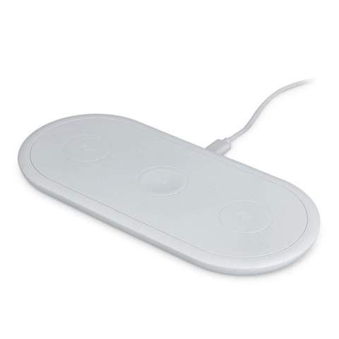 Chargez simultanément votre téléphone, votre Apple Watch et vos AirPods grâce à ce chargeur sans fil rapide 3-en-1. Conçu pour être pratique, il est doté d'une base LED élégante et prend en charge jusqu'à 15 W de charge rapide. Parfait pour garder tous vos appareils alimentés en un seul endroit. Comprend un câble USB-C à USB-C de 100 cm pour une installation facile.