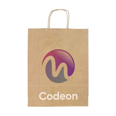 Stevige papieren geschenktas in A3-formaat, ideaal voor promotionele acties, beurzen of als winkelverpakkingen. Voorzien van korte, sterke, papiergedraaide draaglussen, een zijvouw en gevouwen bodem voor extra gebruiksgemak. De voor- en achterzijde zijn volledig te personaliseren met een full colour print – budgetvriendelijke, een praktische én opvallende drager van je merk. 100% recyclebaar. Leverbaar in wit en bruin.