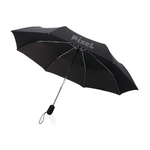Parapluie automatique Swiss Peak comporte trois sections et est fabriqué en polyester recyclé 190T pongé avec traceur AWARE™, avec un manche en aluminium chromé et un système coupe-vent soutenu par des baleines en fibre de verre. Ouverture automatique et fermeture manuelle. Le traceur AWARE™ qui valide l'utilisation authentique de polyester recyclé. Le parapluie est livré avec une pochette et est présenté dans un coffret cadeau Swiss Peak.<br /><br />UmbrellaMechanism: Ouvrir/Fermer automatiquement<br />IsStormproof: true