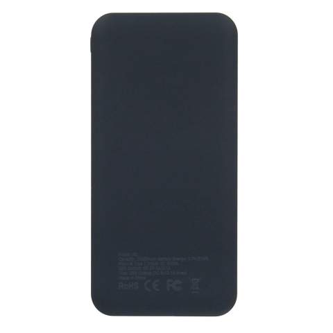 Mit unserer schicken 10.000-mAh-Powerbank haben Sie unterwegs mehr Energie. Mode trifft Nachhaltigkeit mit recyceltem ABS-Material. Bleiben Sie stilvoll geladen und setzen Sie gleichzeitig ein umweltbewusstes Zeichen. Eingang: Micro-USB &amp; Typ-5V/2A (max) USB-Ausgang: DC5V/1A &amp; 2,1A (insgesamt max. 2,1A)