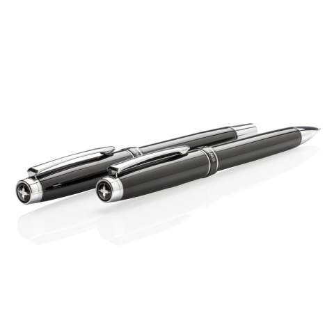 Die Swiss Peak Herritage Kollektion steht für moderne Eleganz. Luxuriöser Messing Kugelschreiber und Rollerball verpackt in einer Swiss Peak Geschenkbox. Beide Stifte mit Metallmine mit je 1200m blauschreibender, deutscher Tinte.