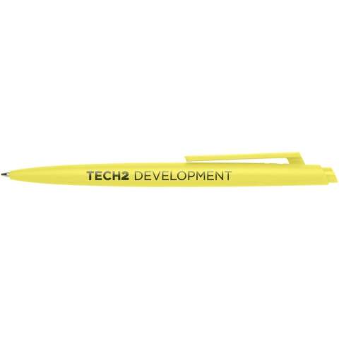 Le stylo bille Ipe présente un design minimaliste composé de seulement quatre parties (corps, clip, ressort et recharge), le rendant léger et facile à utiliser. Fabriqué à partir de plastique recyclé certifié RCS, réduisant ainsi le besoin de matériaux vierges. Couleur de l'encre : Noire. Longueur d'écriture : 800 mètres. Taille de la plume : 1,0 mm.