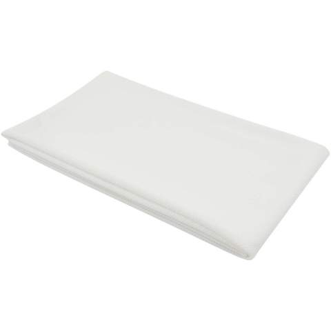 Das Althea Sporthandtuch besteht aus 140 g/m² Polyester und bietet eine schnell trocknende und saugfähige Oberfläche, die für das Abtrocknen von Schweiß bei intensivem Training oder Aktivitäten im Freien unerlässlich ist. Mit einer großzügigen Größe von 70 cm x 140 cm ist dieses Handtuch vielseitig einsetzbar und eignet sich perfekt für verschiedene Fitnessroutinen und Abenteuer im Freien. 