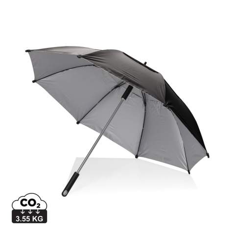Parapluie Hurricane conçu pour résister aux conditions météorologiques difficiles, grâce à son panneau double couche de 27 pouces et à son tissu imperméable. Avec sa construction durable et ses caractéristiques pratiques, le parapluie Hurricane est un choix fiable par temps pluvieux et orageux. Ouverture et fermeture manuelles. Le parapluie offre une protection UPF50+ également. Avec le traceur AWARE™ qui valide l'utilisation authentique de matériaux recyclés. 2% des recettes de chaque produit Aware™ vendu seront reversés à Water.org. Modèle déposé®.<br /><br />UmbrellaMechanism: Ouvrir/fermer manuellement<br />IsStormproof: true