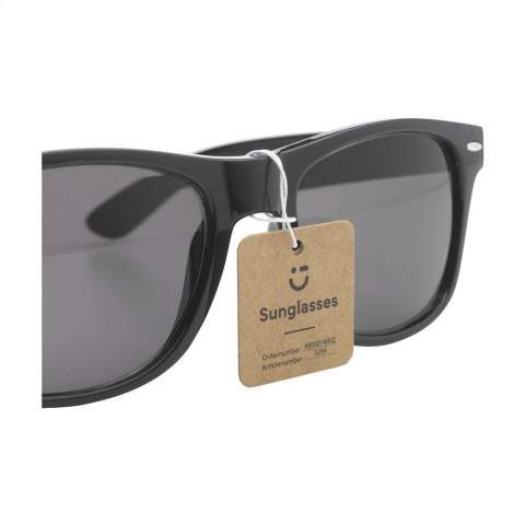 Stylische Sonnenbrille, mit UV 400 Schutz (gemäß europäischen Standards).