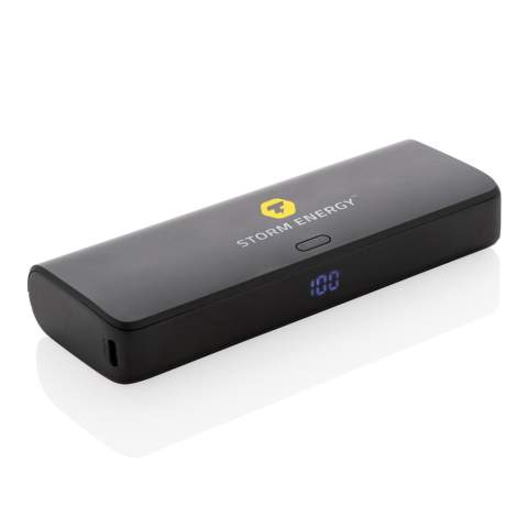 20.000 mAh zakformaat 20W PD-powerbank waarvan de behuizing is gemaakt van RCS-gecertificeerd gerecycled ABS-plastic. RCS (Recycled Claim Standard) is een standaard om de gerecyclede inhoud van een product in de hele toeleveringsketen te verifiëren. Totale gerecyclede inhoud: 15% op basis van het totale gewicht van het artikel. Met zijn slanke en ruimtebesparende ontwerp is Flashcharge opmerkelijk compact, waardoor je het moeiteloos overal mee naartoe kunt nemen. Ervaar ultrasnelle oplading voor zowel iOS- als Android-apparaten. Geen lange wachttijden meer; deze powerbank zorgt ervoor dat je apparaten in recordtijd volledig worden opgeladen. De powerbank zelf ondersteunt 18W snelladen, zodat de powerbank sneller kan worden opgeladen dan een gewone powerbank. Uitgerust met een Quick Charge 3.0 USB-A-poort en een 20W PD Type-C-poort kun je meerdere apparaten tegelijkertijd opladen zonder in te leveren op laadsnelheid. Houd je energiereserve in de gaten met het geïntegreerde LED-scherm.<br /><br />PowerbankCapacity: 20000<br />PVC free: true