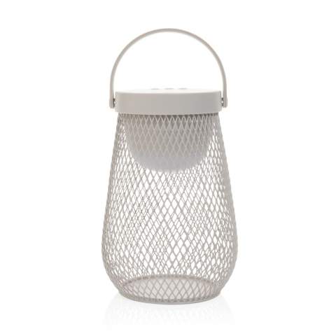 PX 4 wasserdichte, wiederaufladbare und tragbare Tischlampe, die sowohl auf Ihrem Tisch, im Garten oder im Schlafzimmer gut aussieht. Hergestellt aus RCS-zertifiziert recyceltem ABS und Eisen. Gesamter recycelter Inhalt: 23%, bezogen auf das Gesamtgewicht des Artikels. Die RCS-Zertifizierung gewährleistet eine vollständig zertifizierte Lieferkette der recycelten Materialien. Durch den 1.200mAh A-Grade Akku hat die Tischleuchte hat eine Betriebsdauer von bis zu 24 Stunden mit einer einzigen Ladung und kann in 3 Stunden wieder aufgeladen werden. Mit drei Helligkeitsmodi. Wiederaufladbar über USB-C, inklusive 30cm recyceltem TPE-Ladekabel. Verpackt in FSC®-Mix-Verpackung. PVC-frei.<br /><br />Lightsource: LED<br />LightsourceQty: 6<br />PVC free: true