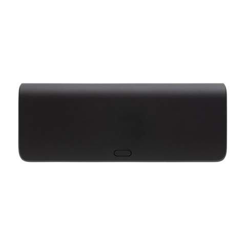 20.000 mAh zakformaat 20W PD-powerbank waarvan de behuizing is gemaakt van RCS-gecertificeerd gerecycled ABS-plastic. RCS (Recycled Claim Standard) is een standaard om de gerecyclede inhoud van een product in de hele toeleveringsketen te verifiëren. Totale gerecyclede inhoud: 15% op basis van het totale gewicht van het artikel. Met zijn slanke en ruimtebesparende ontwerp is Flashcharge opmerkelijk compact, waardoor je het moeiteloos overal mee naartoe kunt nemen. Ervaar ultrasnelle oplading voor zowel iOS- als Android-apparaten. Geen lange wachttijden meer; deze powerbank zorgt ervoor dat je apparaten in recordtijd volledig worden opgeladen. De powerbank zelf ondersteunt 18W snelladen, zodat de powerbank sneller kan worden opgeladen dan een gewone powerbank. Uitgerust met een Quick Charge 3.0 USB-A-poort en een 20W PD Type-C-poort kun je meerdere apparaten tegelijkertijd opladen zonder in te leveren op laadsnelheid. Houd je energiereserve in de gaten met het geïntegreerde LED-scherm.<br /><br />PowerbankCapacity: 20000<br />PVC free: true